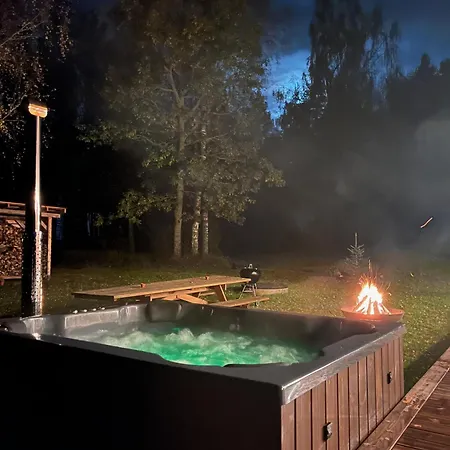 Brīvdienu mājas Salminu Pirtsmaja Ar Relaksejosu Ballu Pastva Barbern
